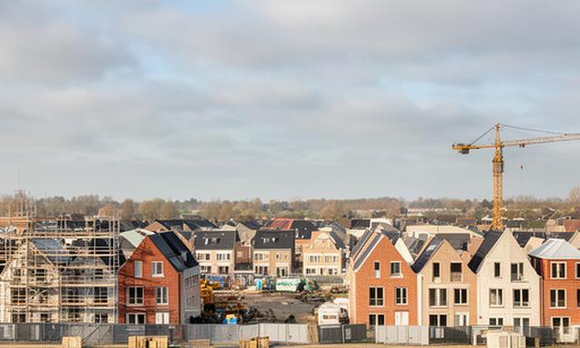 Nieuwe woningen in aanbouw aan de rand van Spijkenisse